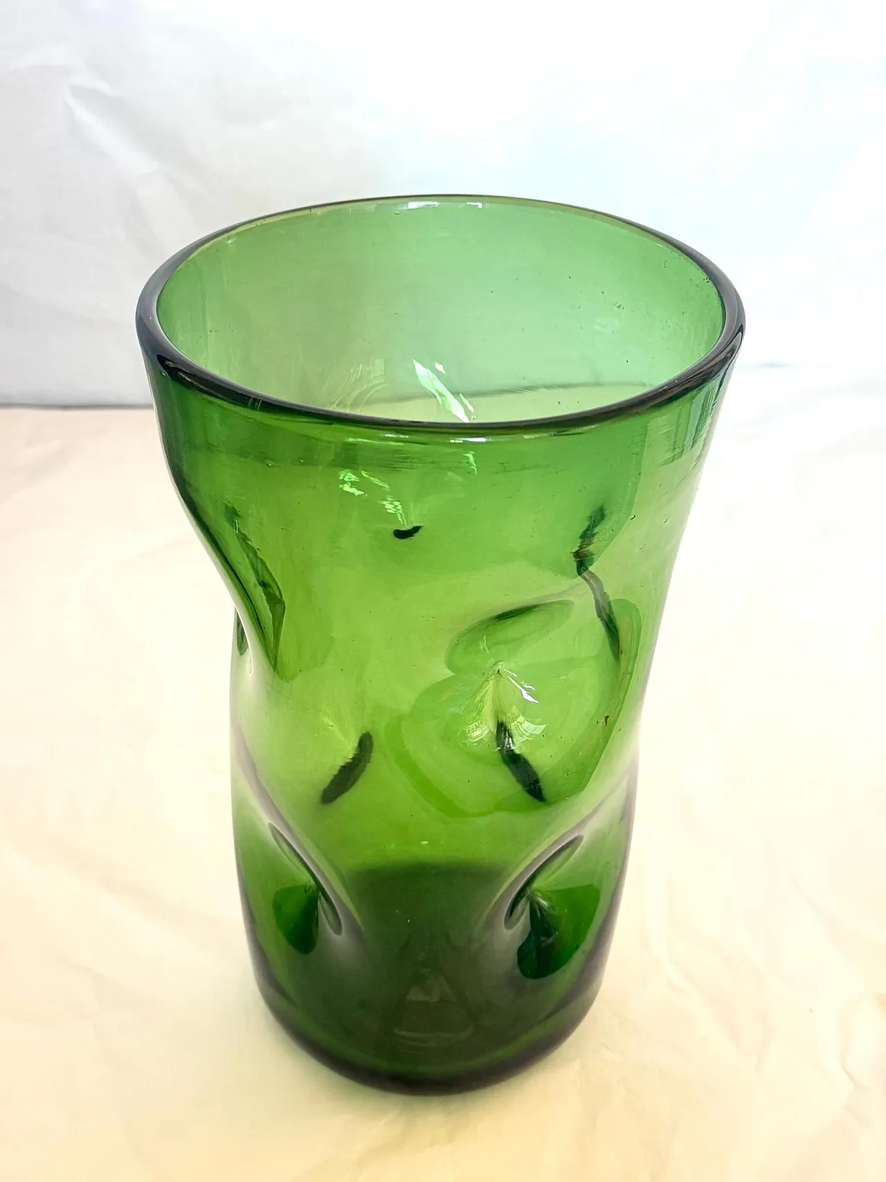 Cylindrical green hand-blown glass vase by Vetrerie Empolesi, 1950s 8