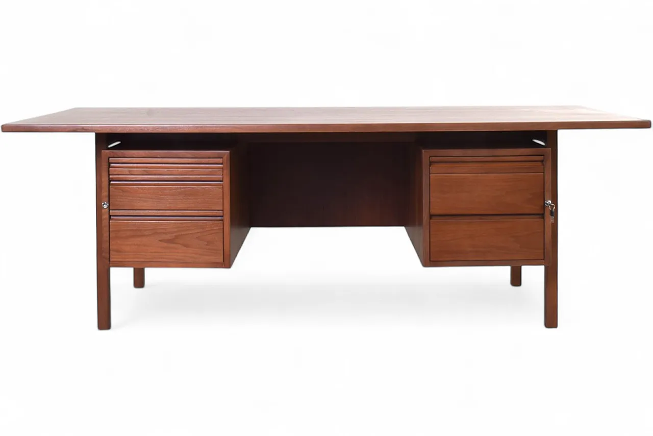 Mid-Century Large American Walnut Executive Desk 19