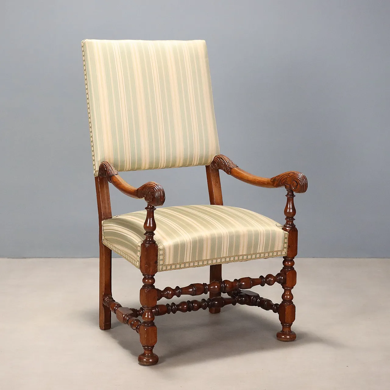Baroque high chair in walnut, 18th century 1