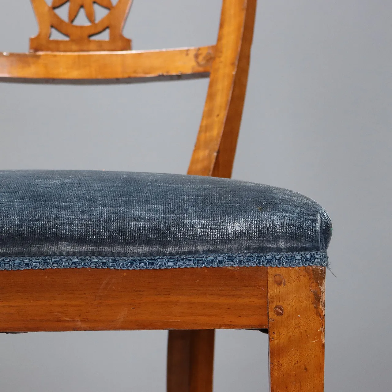 4 Empire chairs, 19th century 5