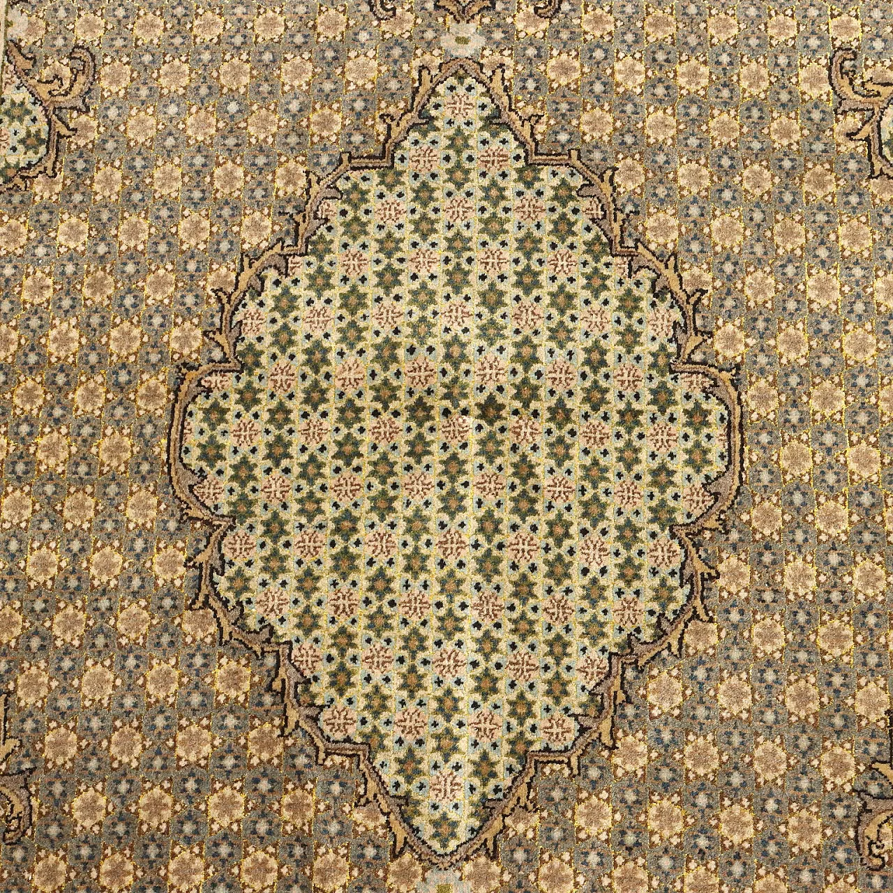 Kum rug in cotton and wool, 20th century 4