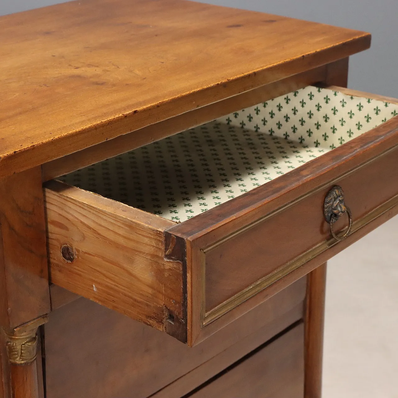 Pair of Empire bedside tables, 19th century 3