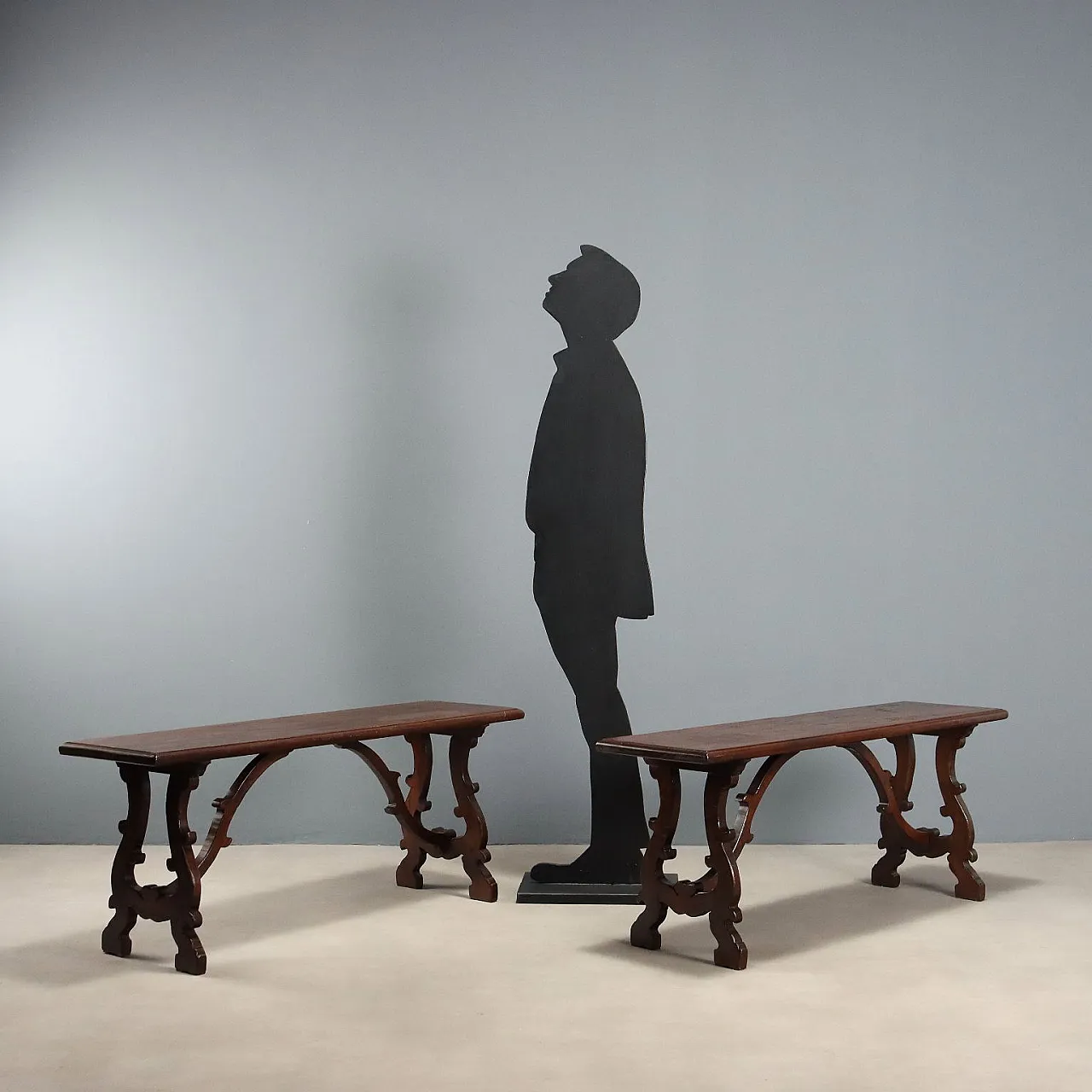 Pair of walnut benches, 20th century 3