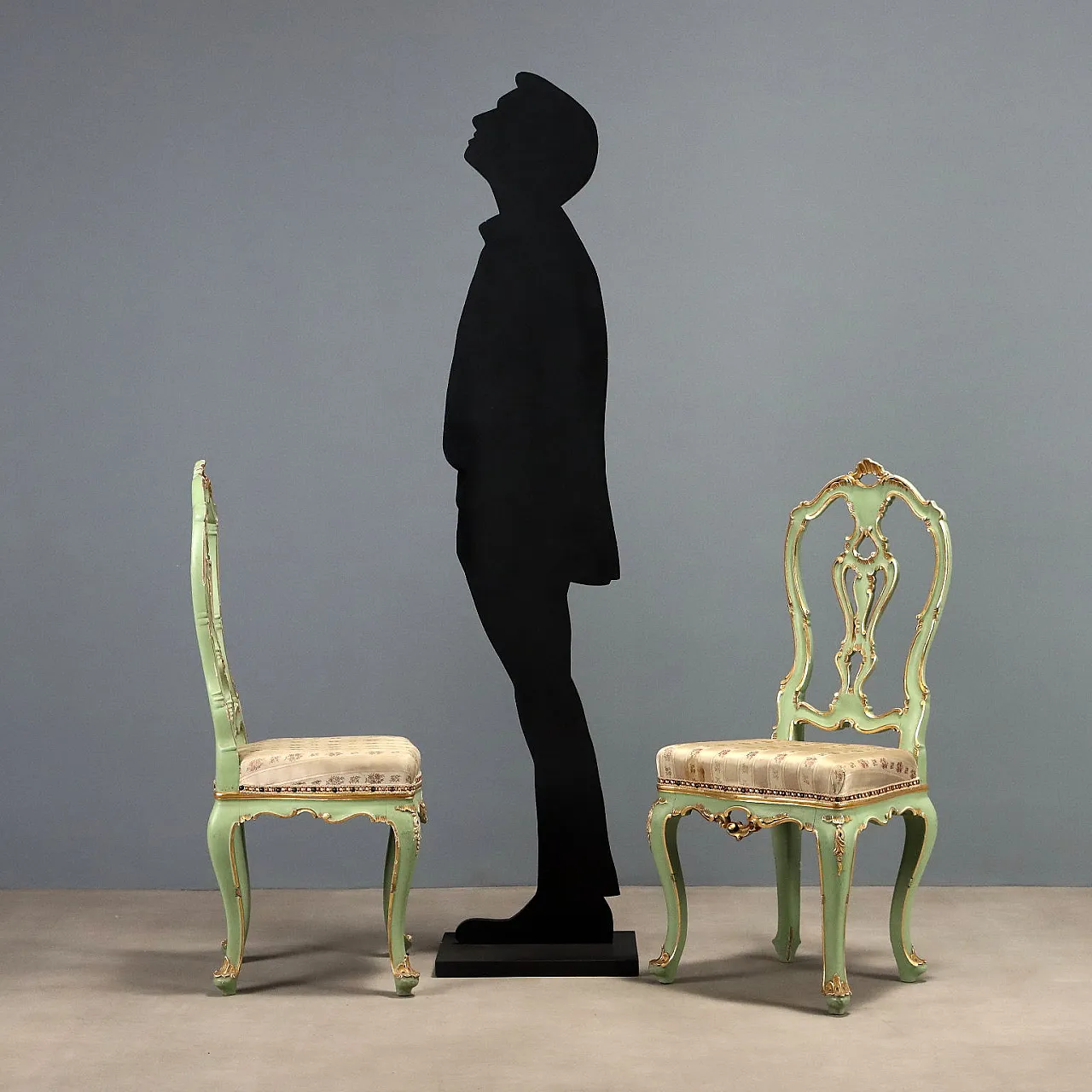 Pair of lacquered and gilded Baroque style chairs, 20th century 2
