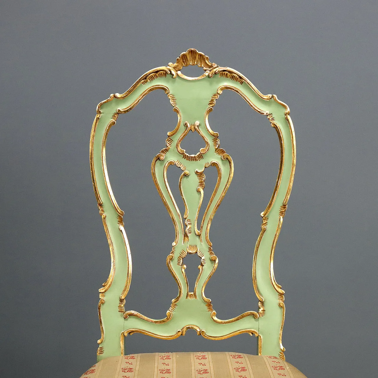 Pair of lacquered and gilded Baroque style chairs, 20th century 3
