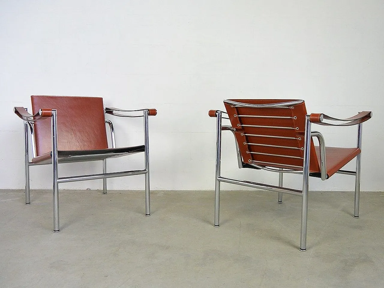 ALIVAR MVSEVM pair of LC1 armchairs in Cognac leather 1
