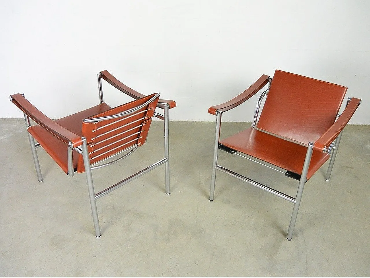 ALIVAR MVSEVM pair of LC1 armchairs in Cognac leather 2