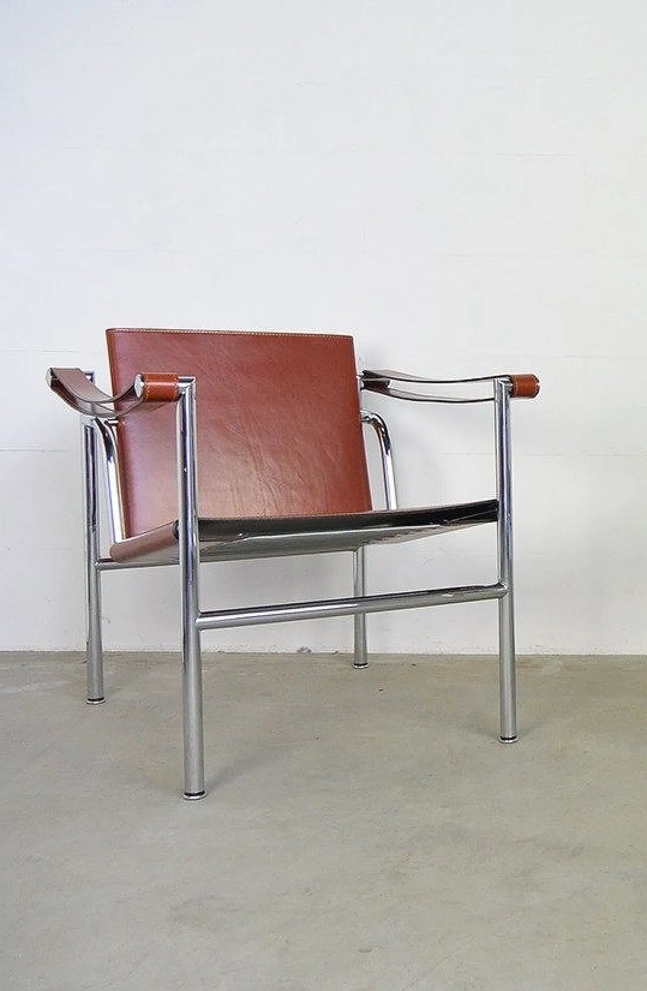 ALIVAR MVSEVM pair of LC1 armchairs in Cognac leather 6