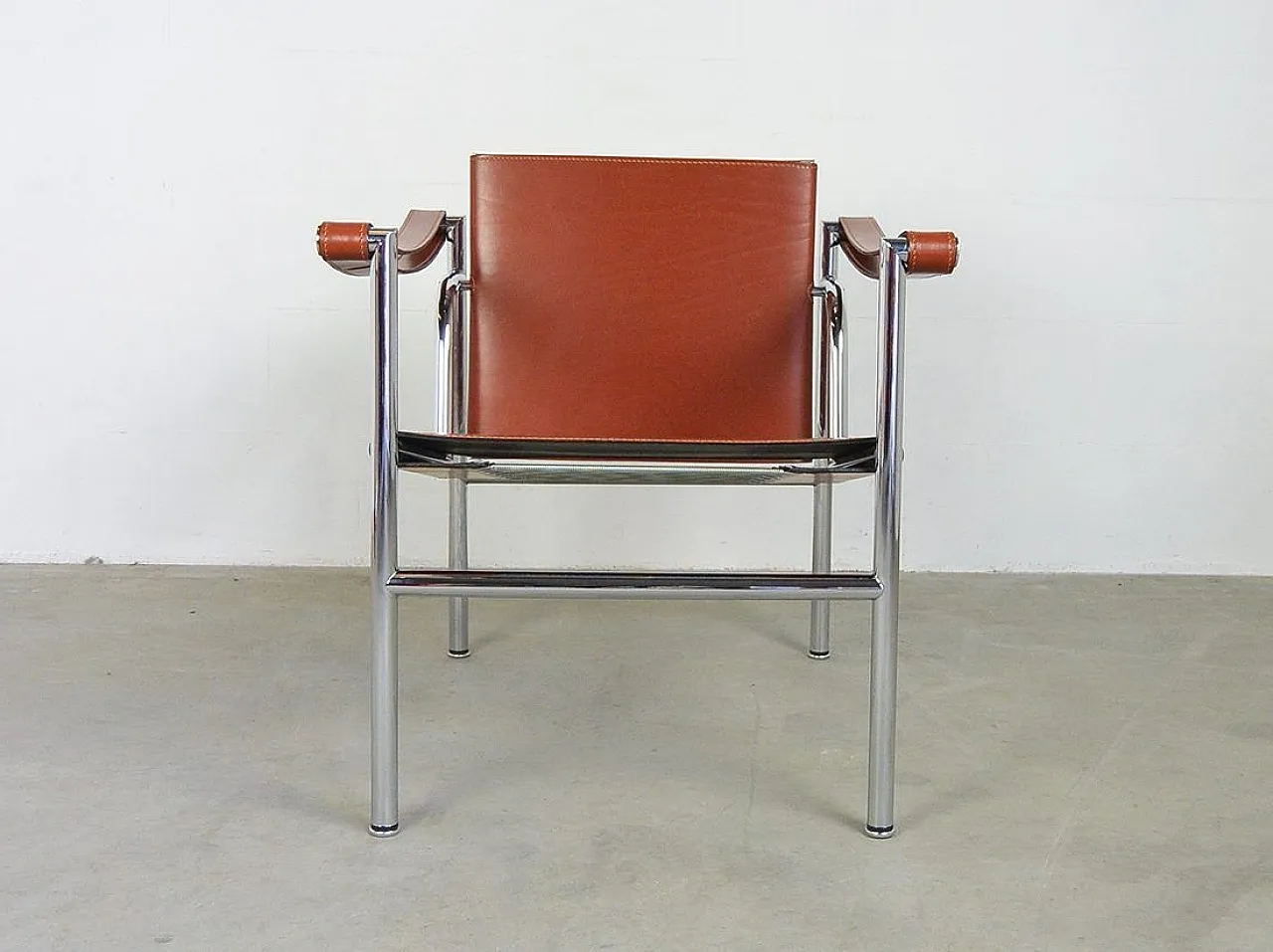ALIVAR MVSEVM pair of LC1 armchairs in Cognac leather 11