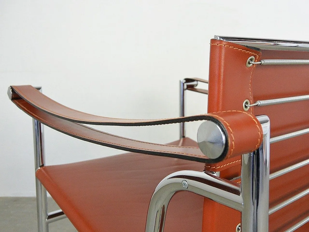 ALIVAR MVSEVM pair of LC1 armchairs in Cognac leather 17