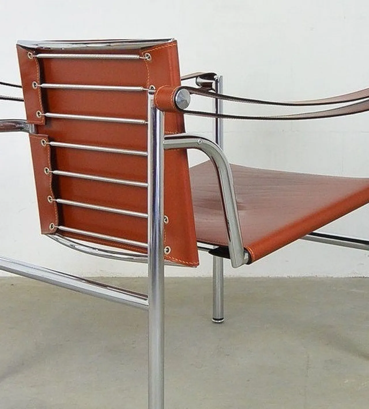 ALIVAR MVSEVM pair of LC1 armchairs in Cognac leather 27