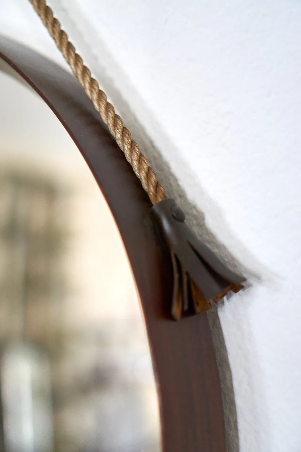 Specchio rotondo in teak con corda anni '60, stile scandinavo 2