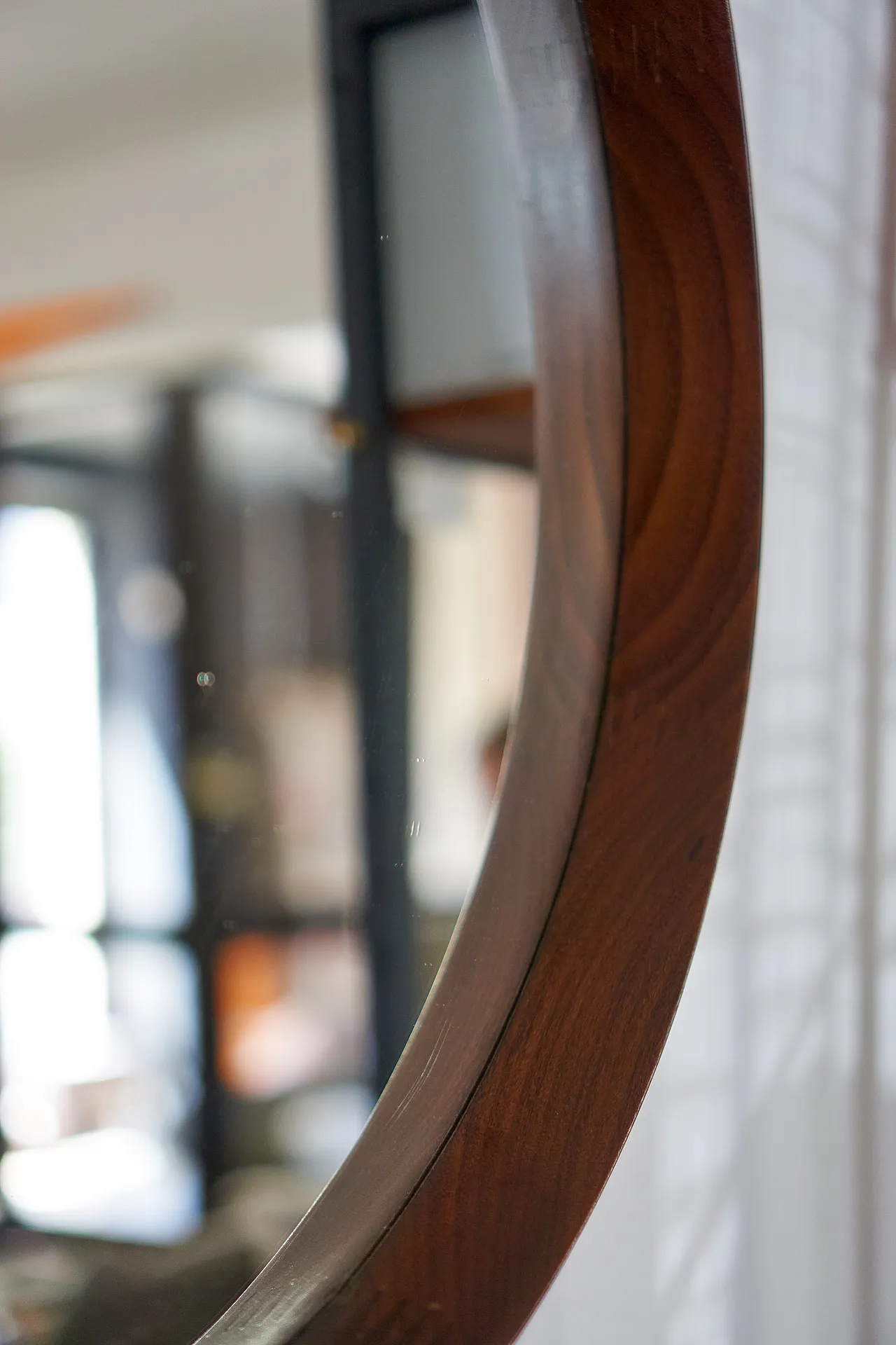 Specchio rotondo in teak con corda anni '60, stile scandinavo 4