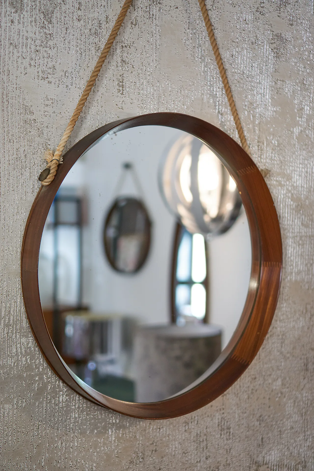 Specchio rotondo in teak con corda anni '60, stile scandinavo 2