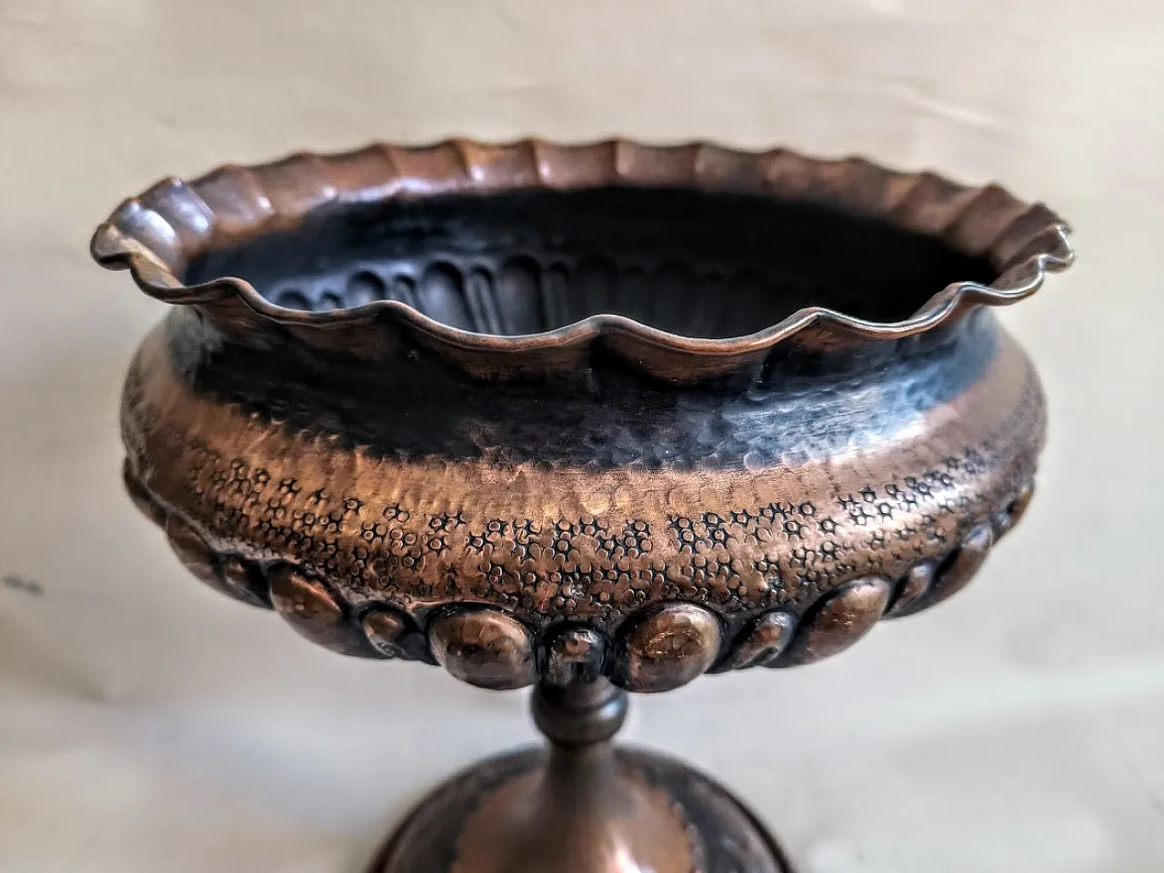 Embossed copper vase by Egidio Casagrande, 1950s 4