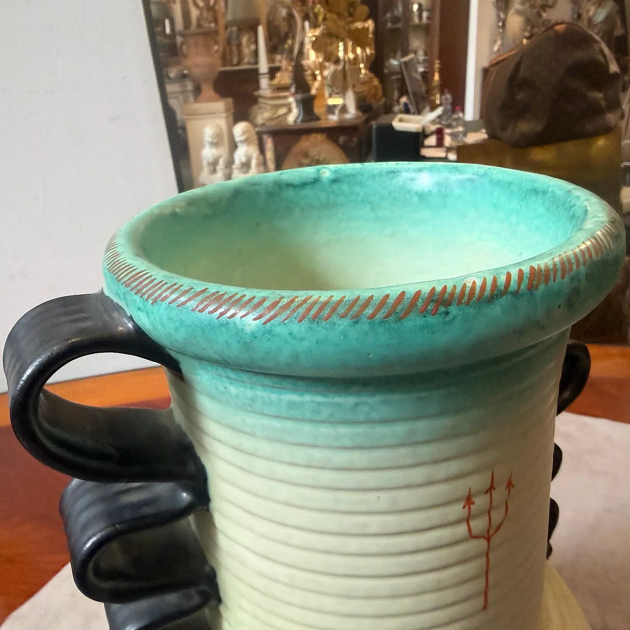 Art Deco hand painted, air brushed ceramic vase by Deruta, 1930s 7