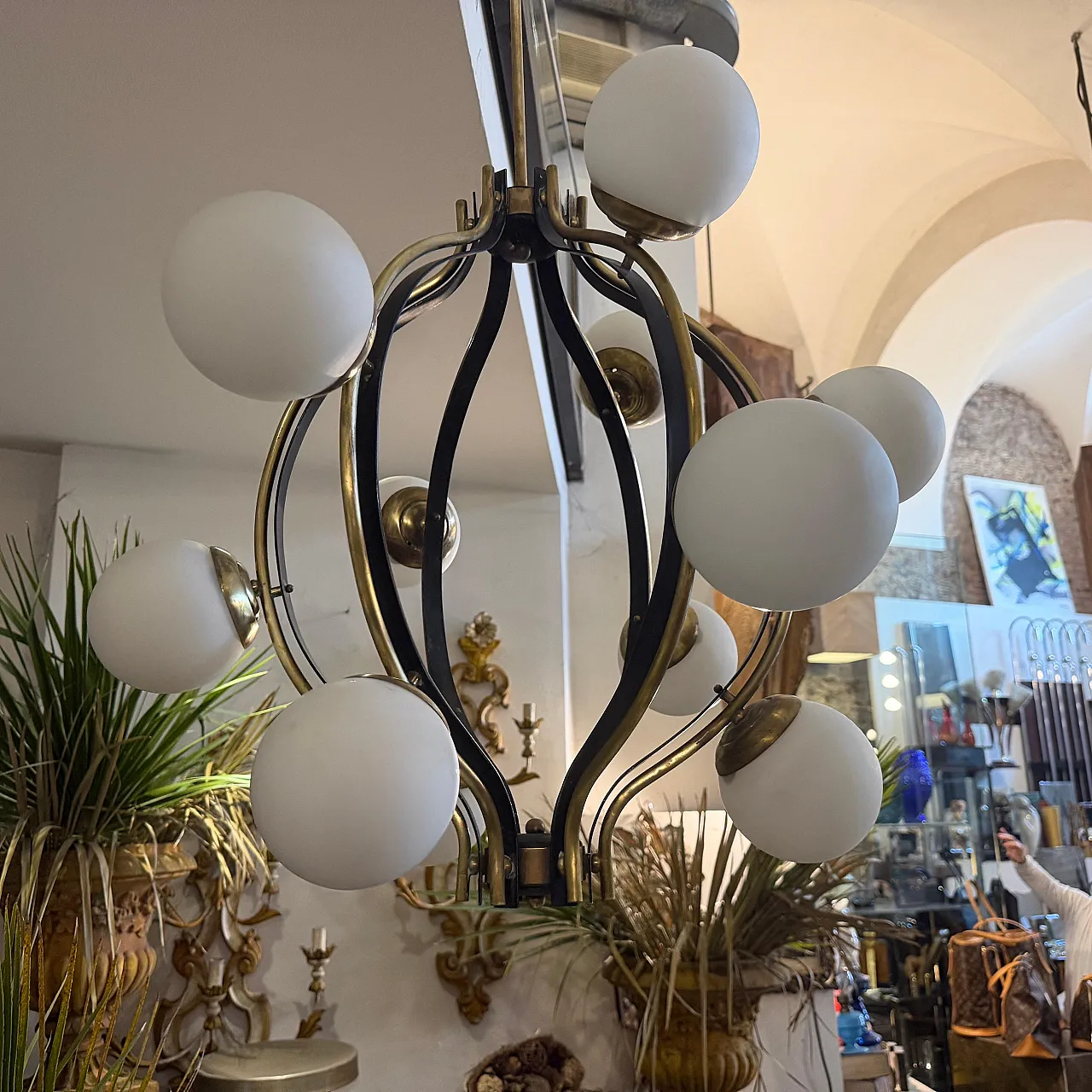 Mid-Century Modern brass and white glass chandelier by Stilnovo, 1950s 5