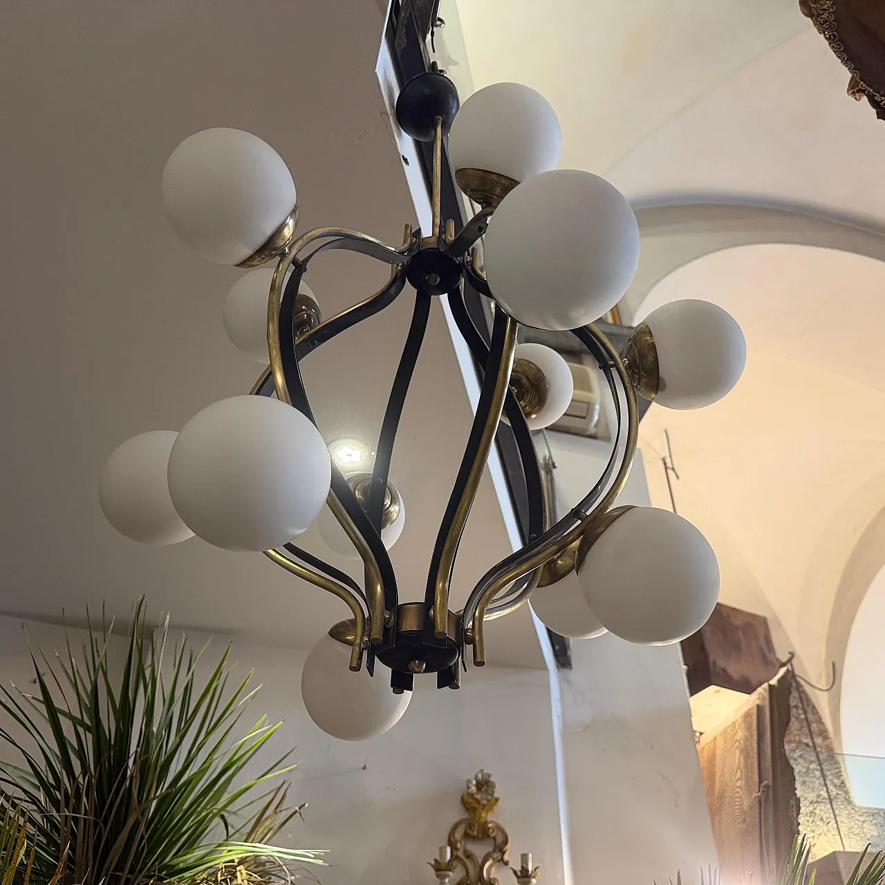 Mid-Century Modern brass and white glass chandelier by Stilnovo, 1950s 10