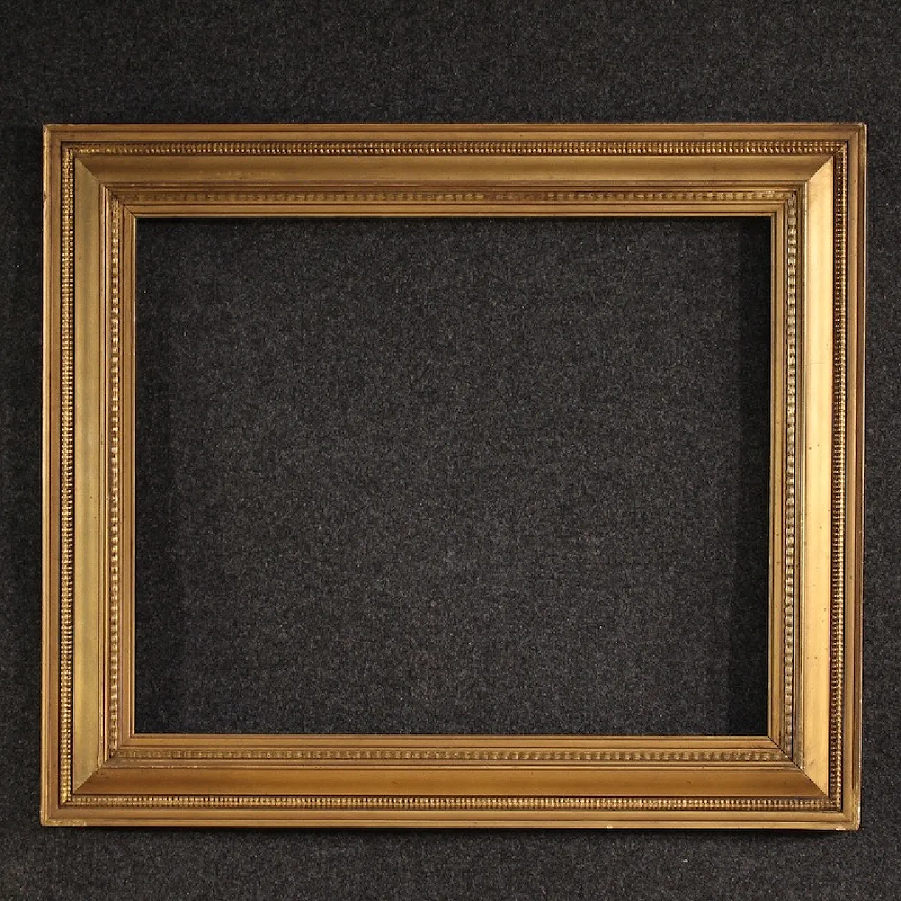 Italian gilt wood and plaster frame from the 20th century 1