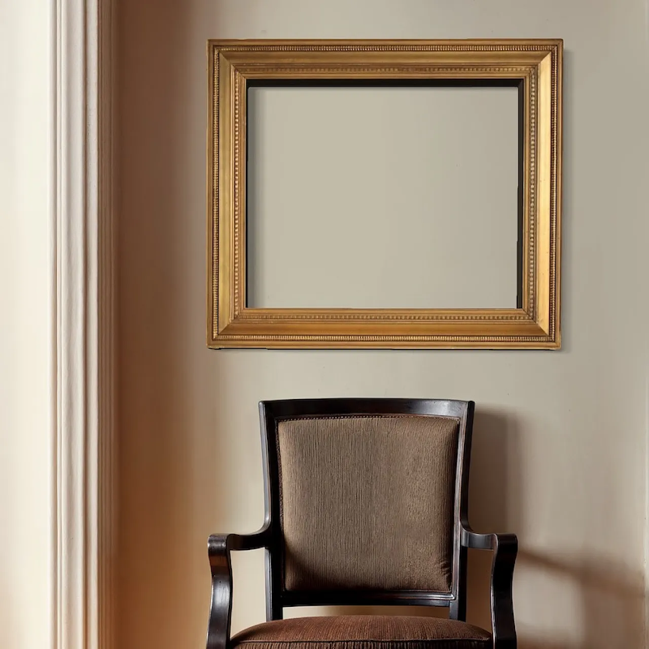Italian gilt wood and plaster frame from the 20th century 4