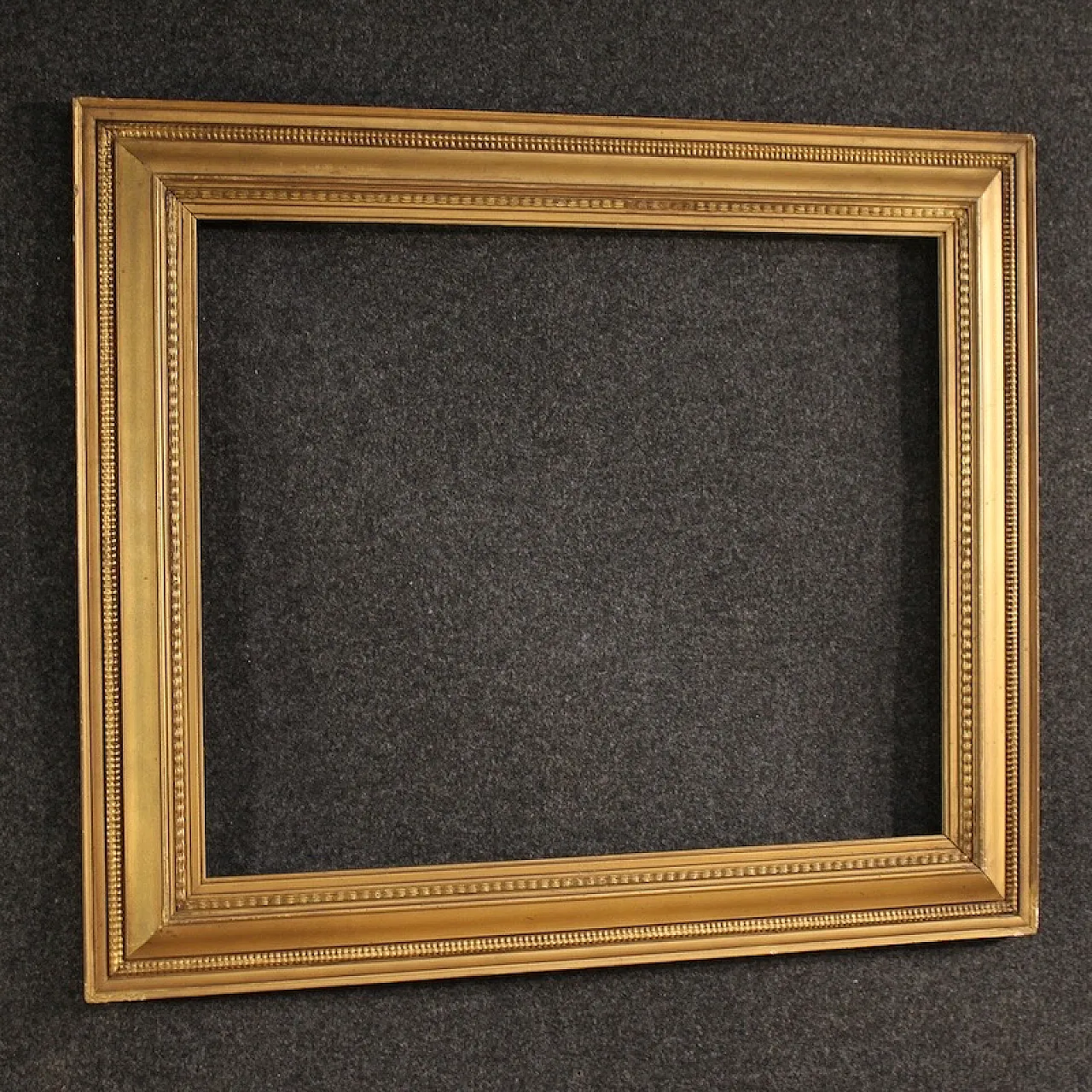 Italian gilt wood and plaster frame from the 20th century 12