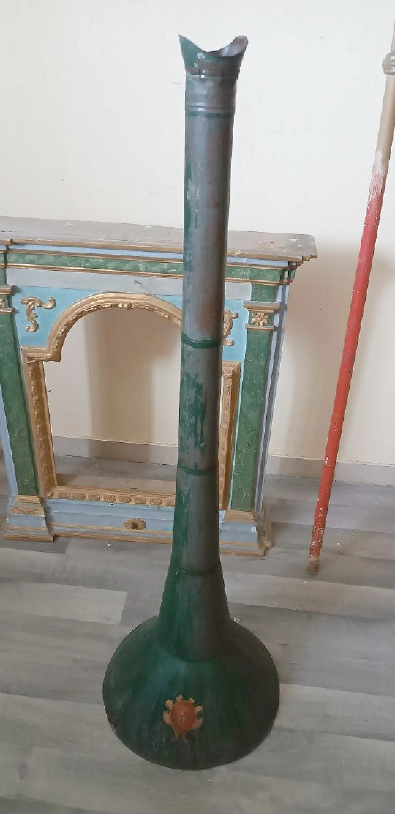 Painted sheet metal hunting megaphone, 19th century 1