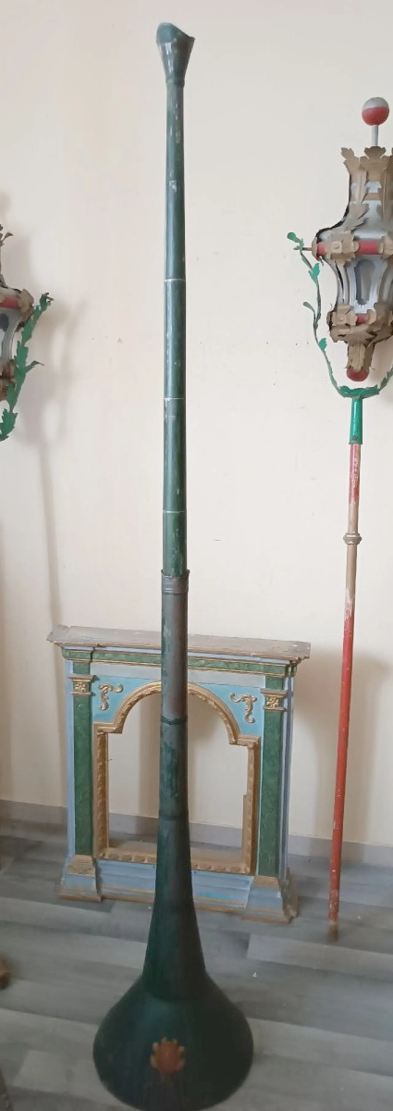 Painted sheet metal hunting megaphone, 19th century 6