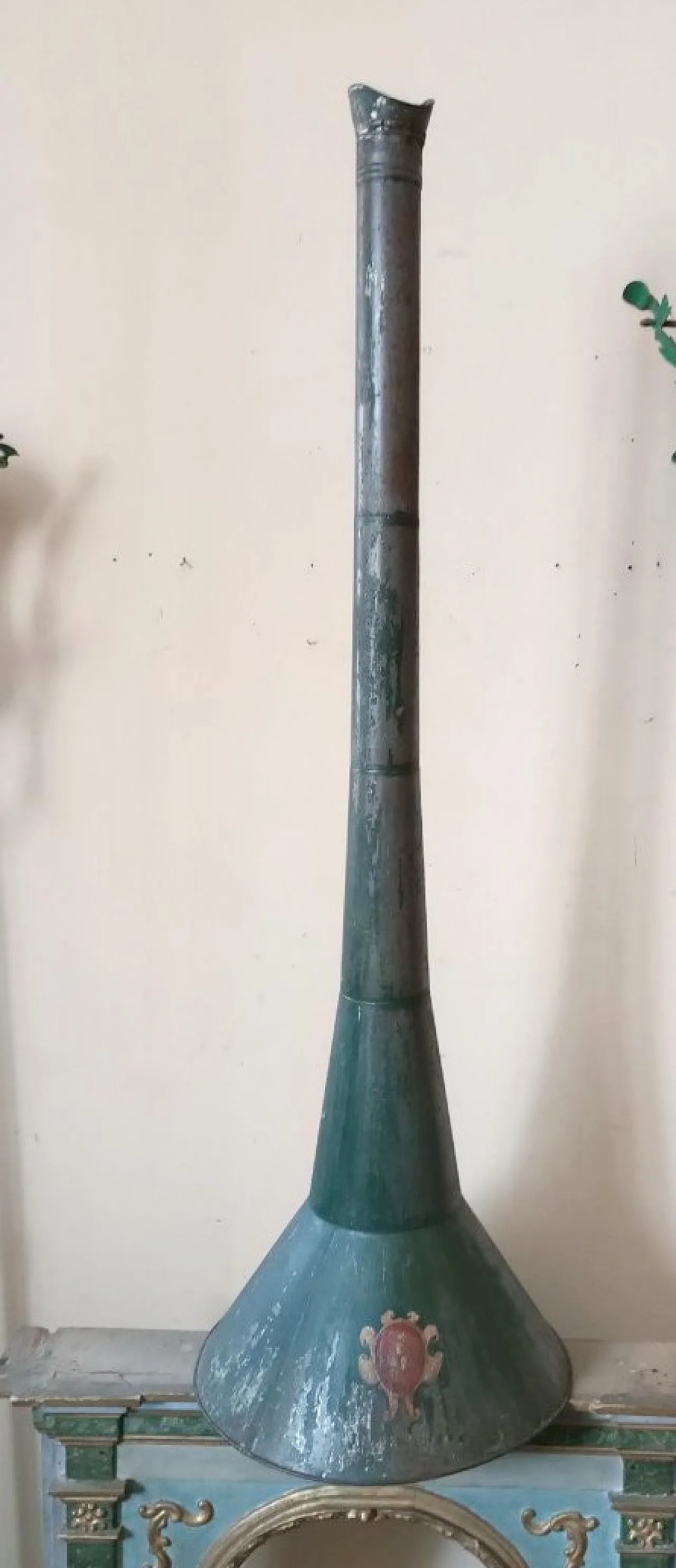 Painted sheet metal hunting megaphone, 19th century 9