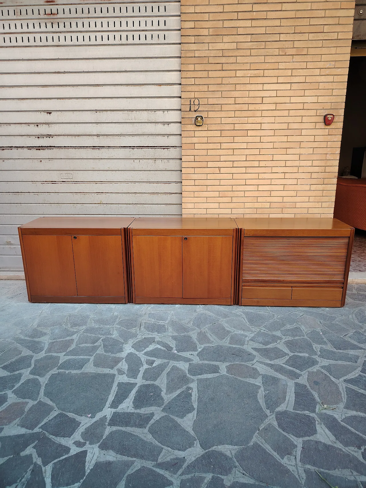 Credenze modulari di Angelo Mangiarotti per Molteni, anni '80 3