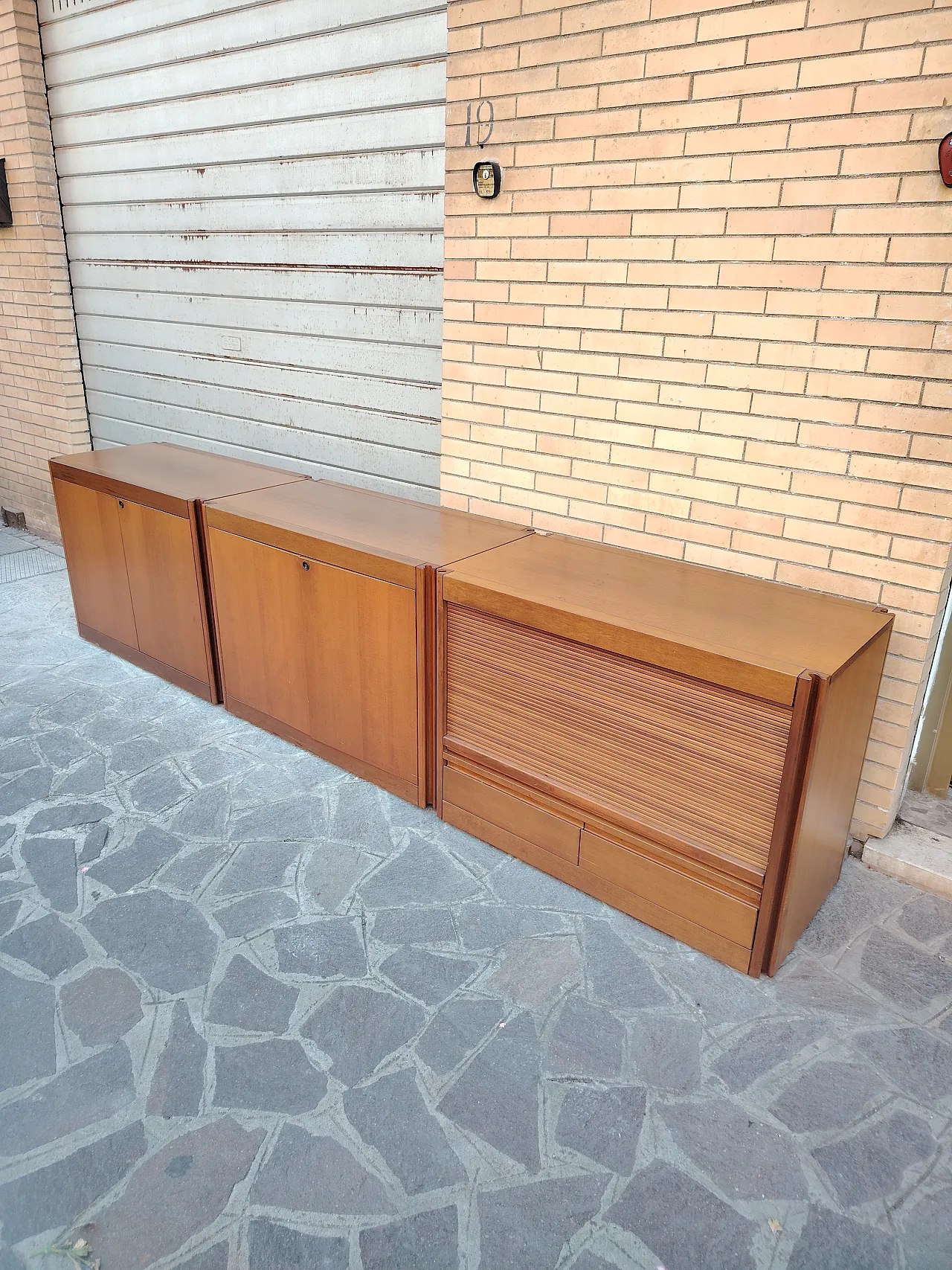 Credenze modulari di Angelo Mangiarotti per Molteni, anni '80 4