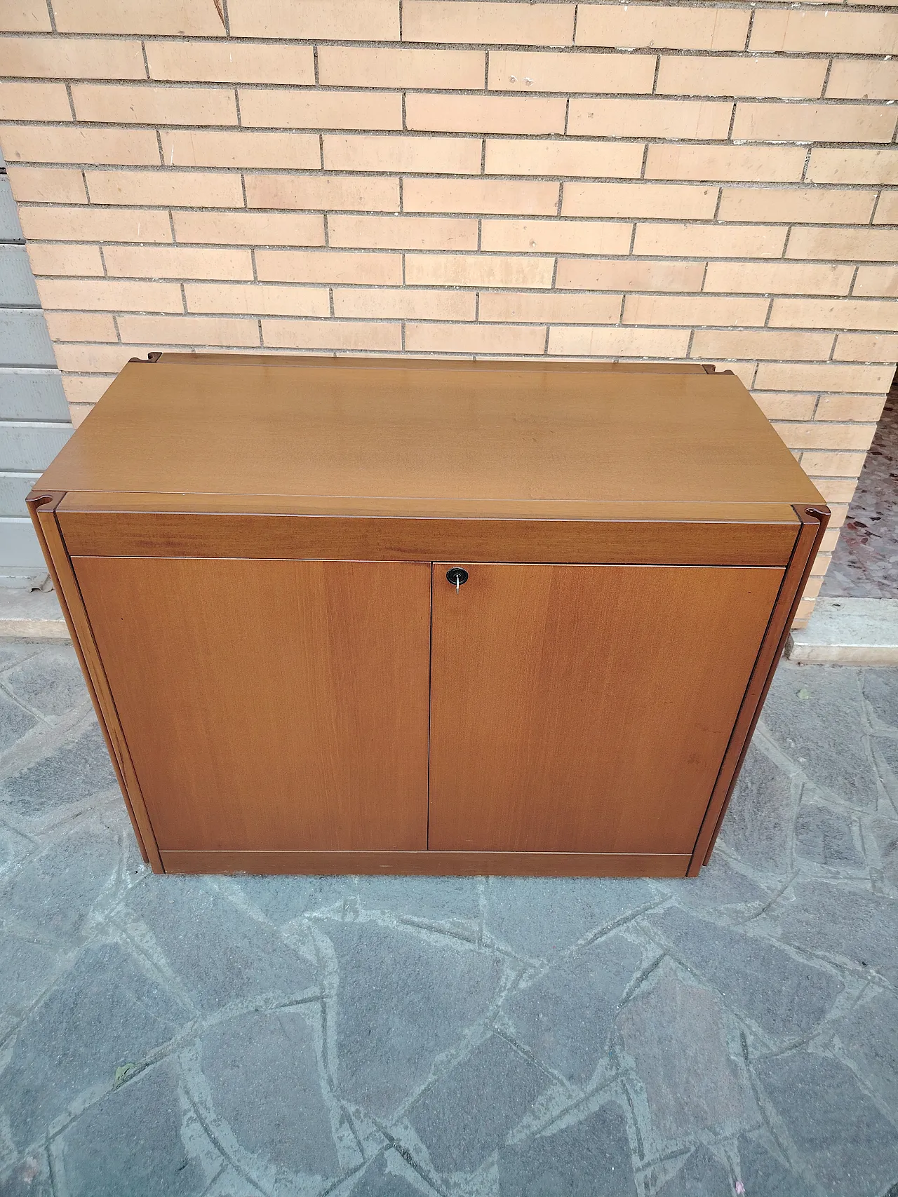 Credenze modulari di Angelo Mangiarotti per Molteni, anni '80 31