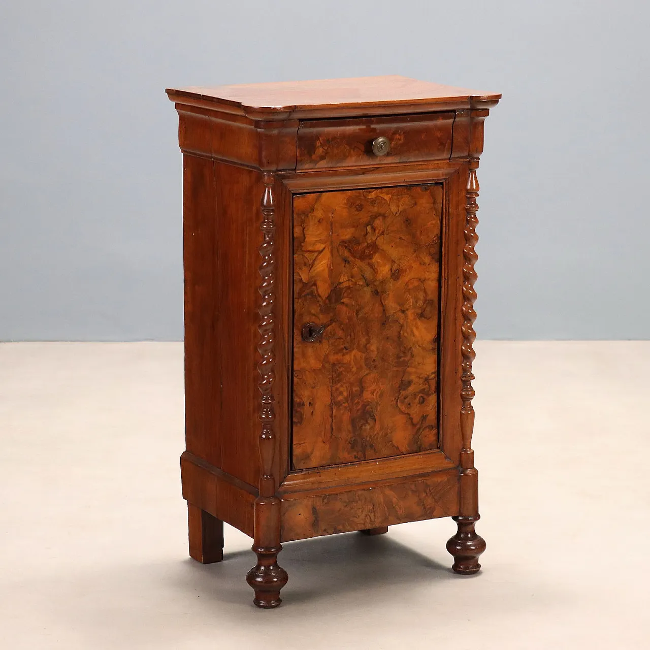 Louis Philippe bedside table in walnut and walnut root, 19th century 1
