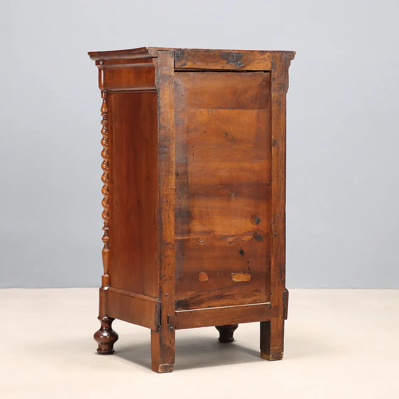 Louis Philippe bedside table in walnut and walnut root, 19th century 9