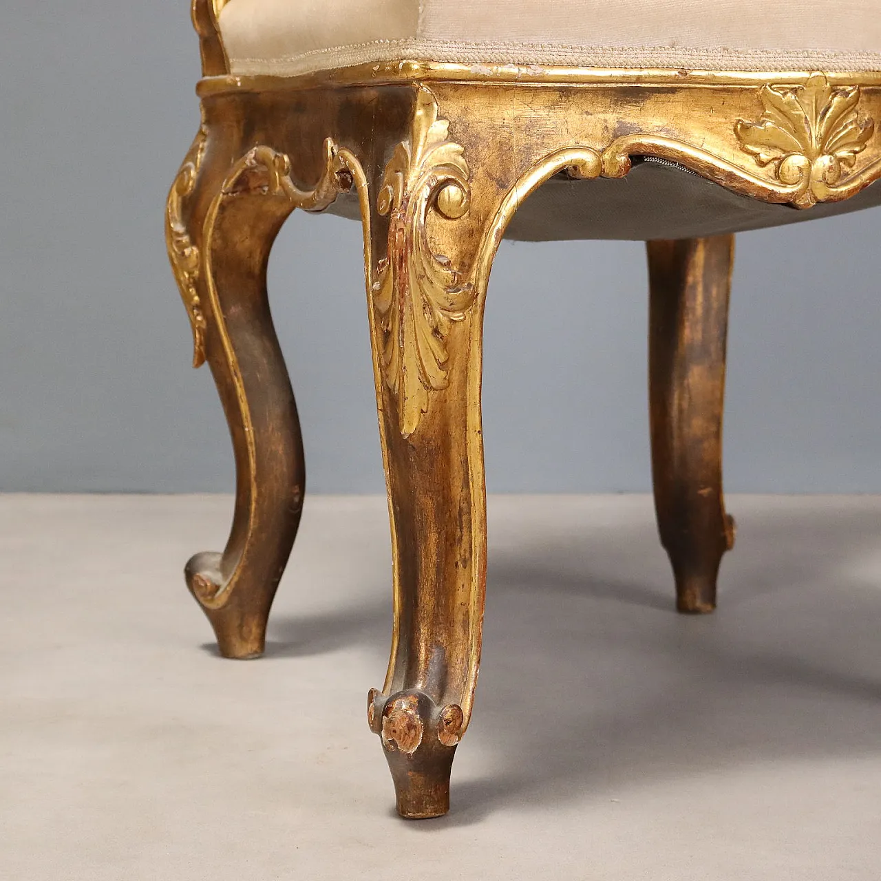Pair of Eclectic chairs in carved and gilded wood, 19th century 5