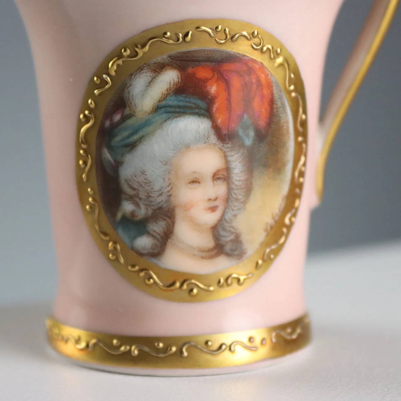 6 Porcelain cups made in Limoges, 20th century 5
