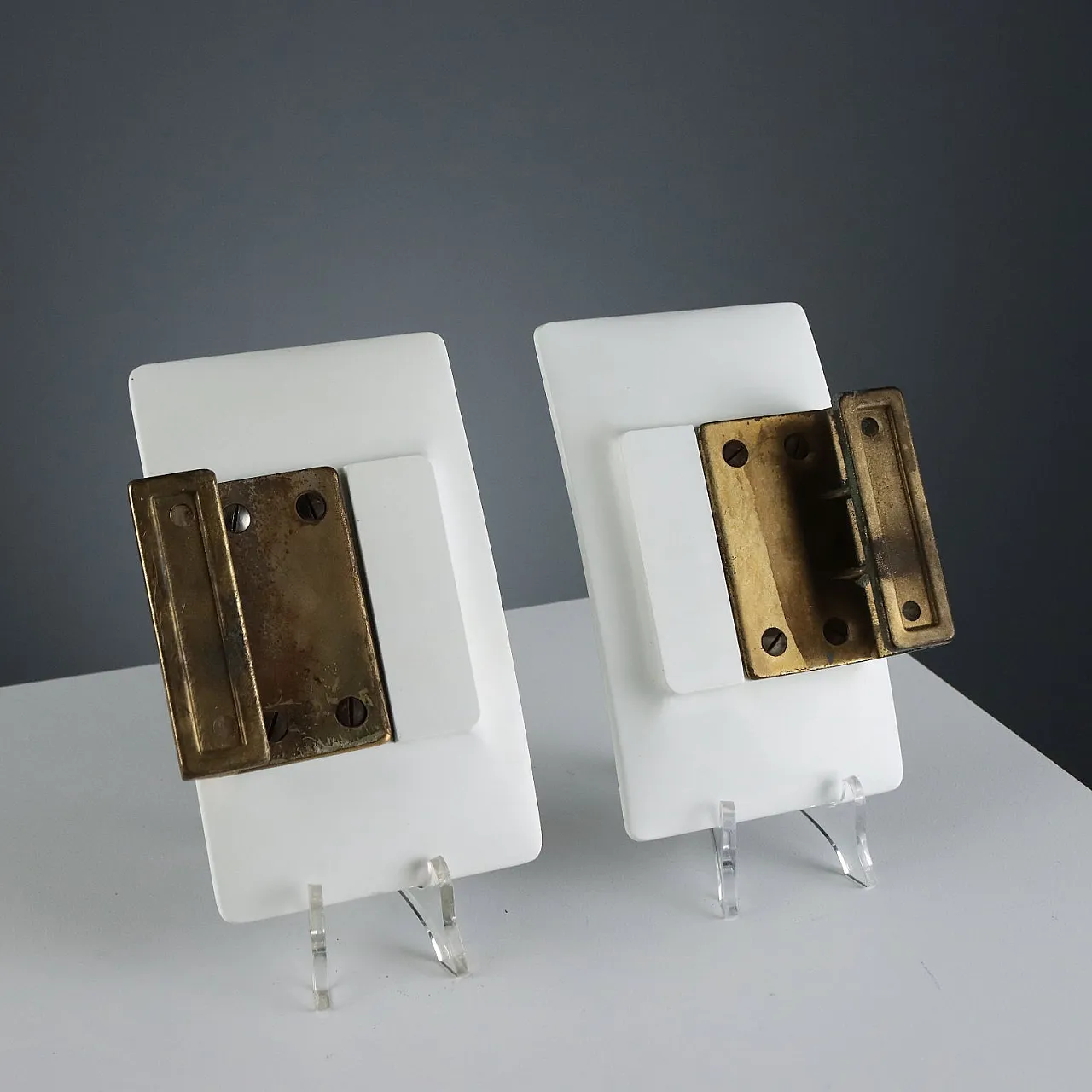 Coppia di maniglie in plastica e ottone, '900 6