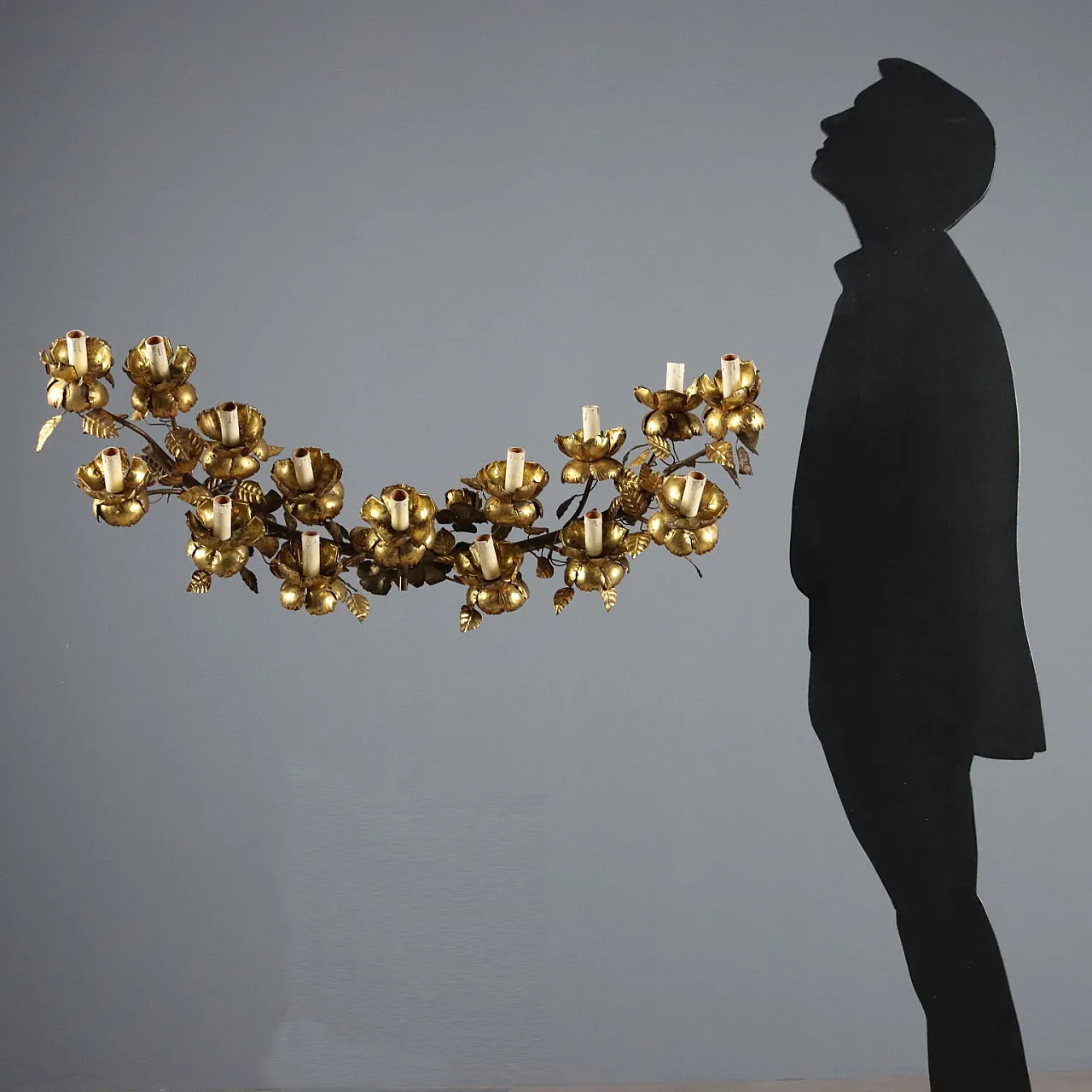 Lampada da parete in ferro battuto e lamiera con foglia oro, fine '800 2