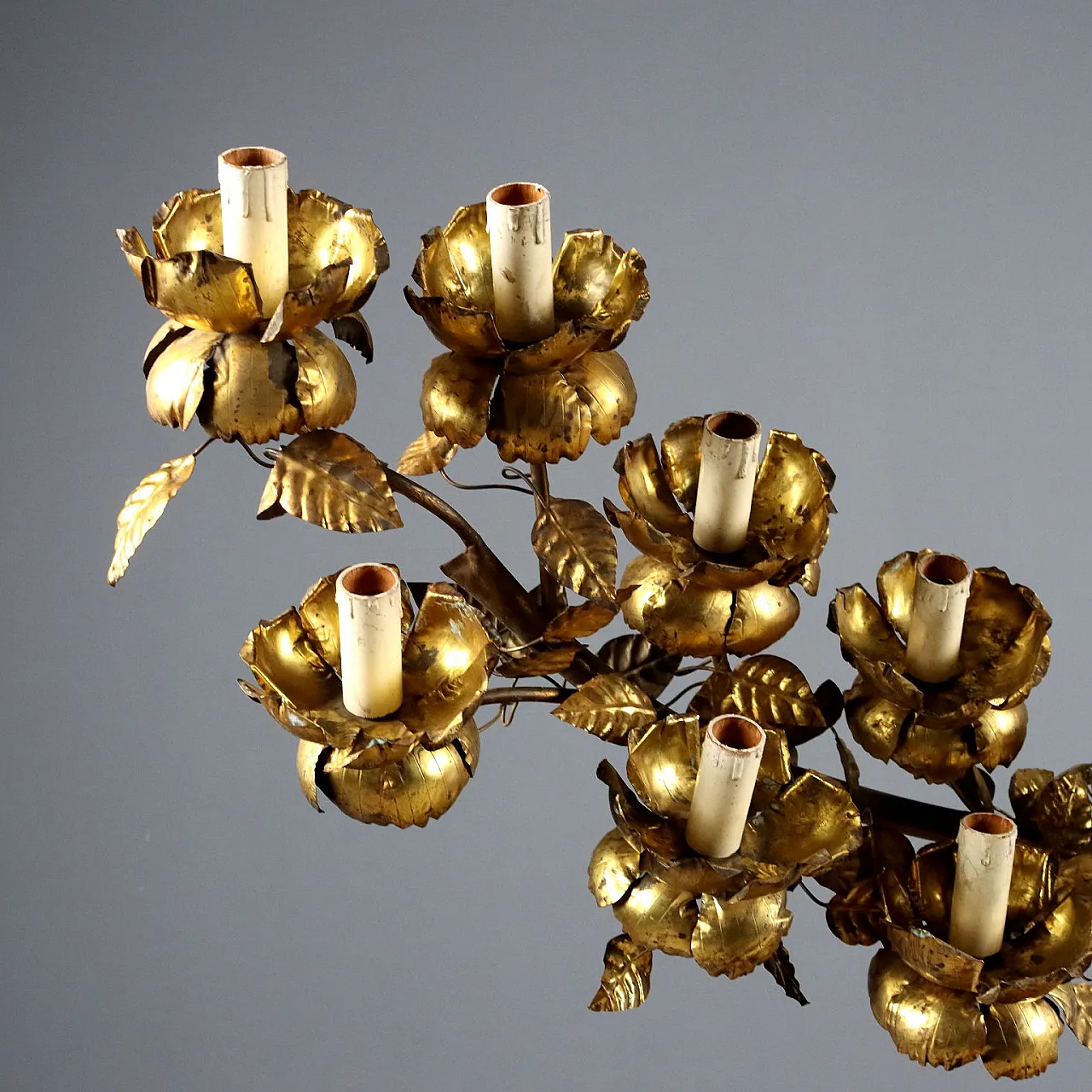 Lampada da parete in ferro battuto e lamiera con foglia oro, fine '800 3