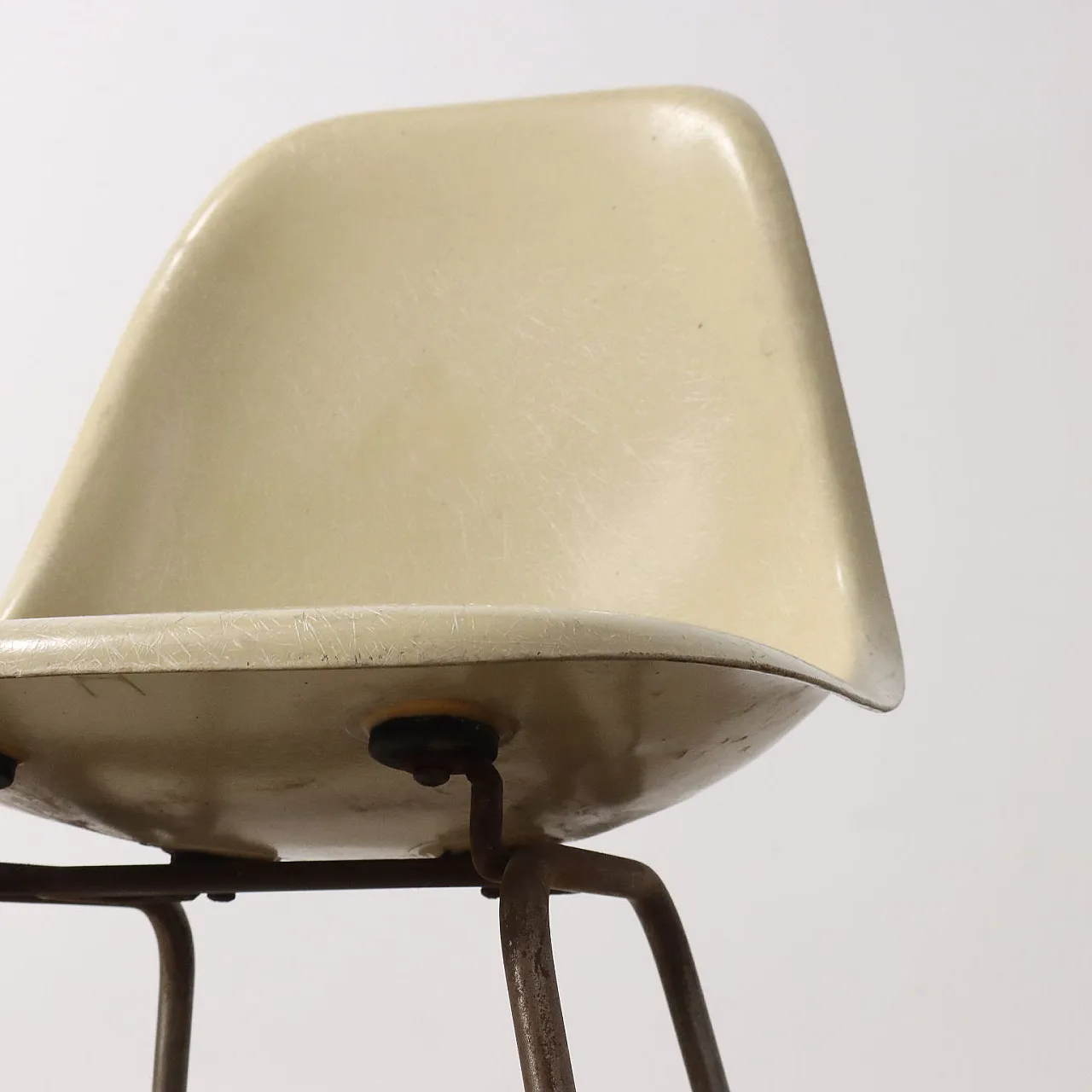 DSS chair by Charles & Ray Eames for Vitra, 60s 7