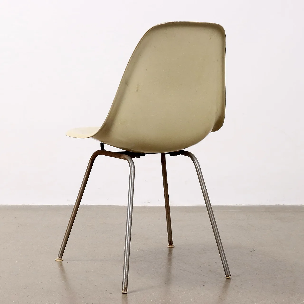 DSS chair by Charles & Ray Eames for Vitra, 60s 9