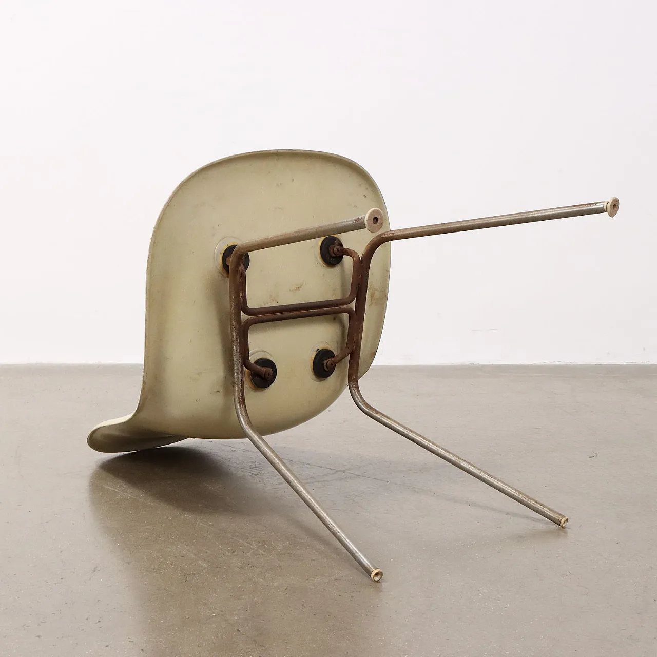 DSS chair by Charles & Ray Eames for Vitra, 60s 10