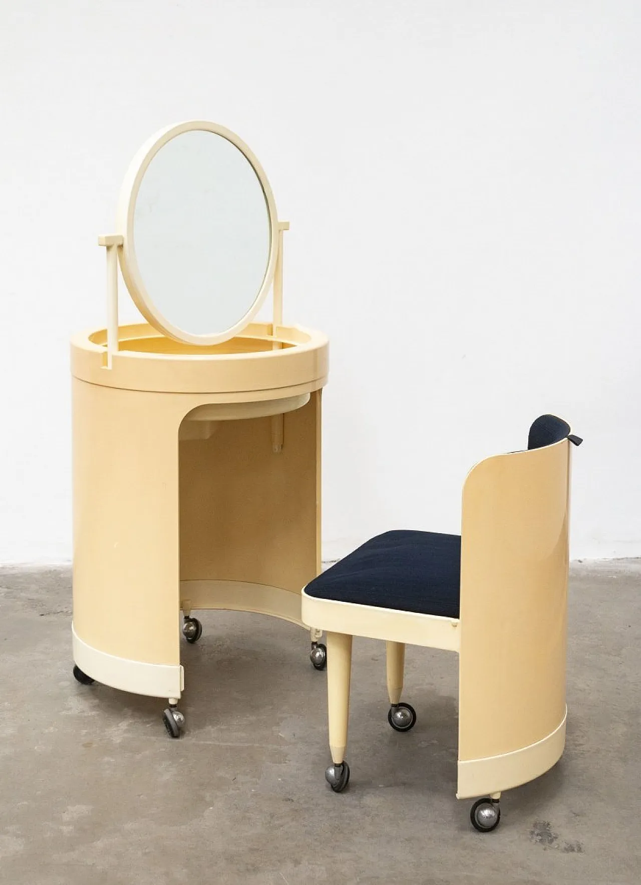 Space Age dressing table with chair, 1970s 1