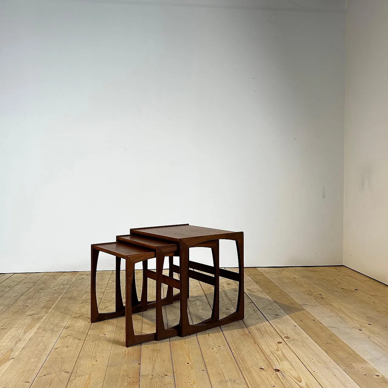 3 Tavolini a nido in teak danese Mid-Century, anni ’60 4