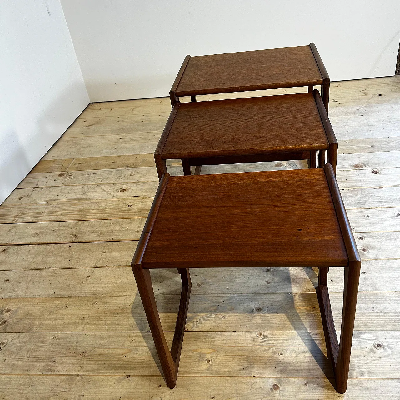 3 Tavolini a nido in teak danese Mid-Century, anni ’60 13