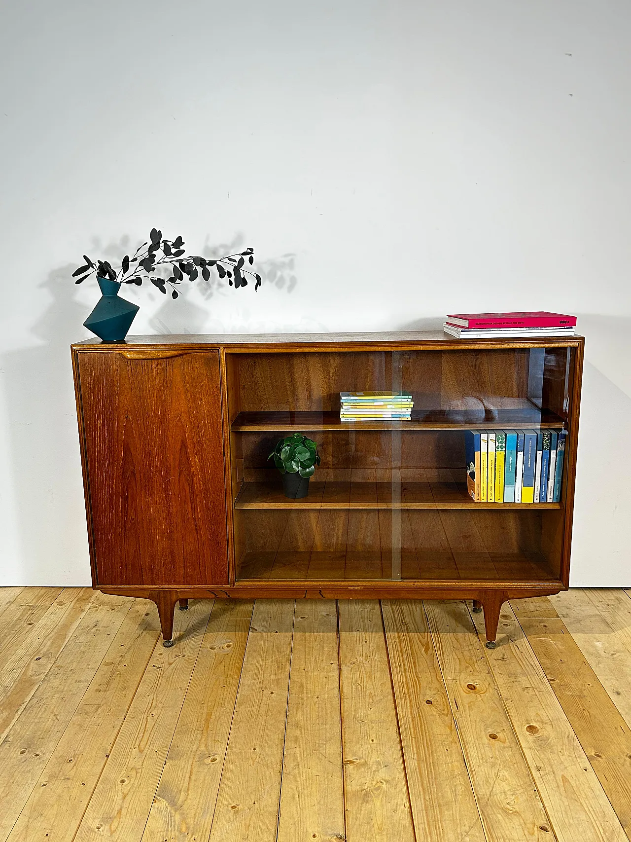 Credenza Dunvegan di A.H. McIntosh in teak, anni ’60 2
