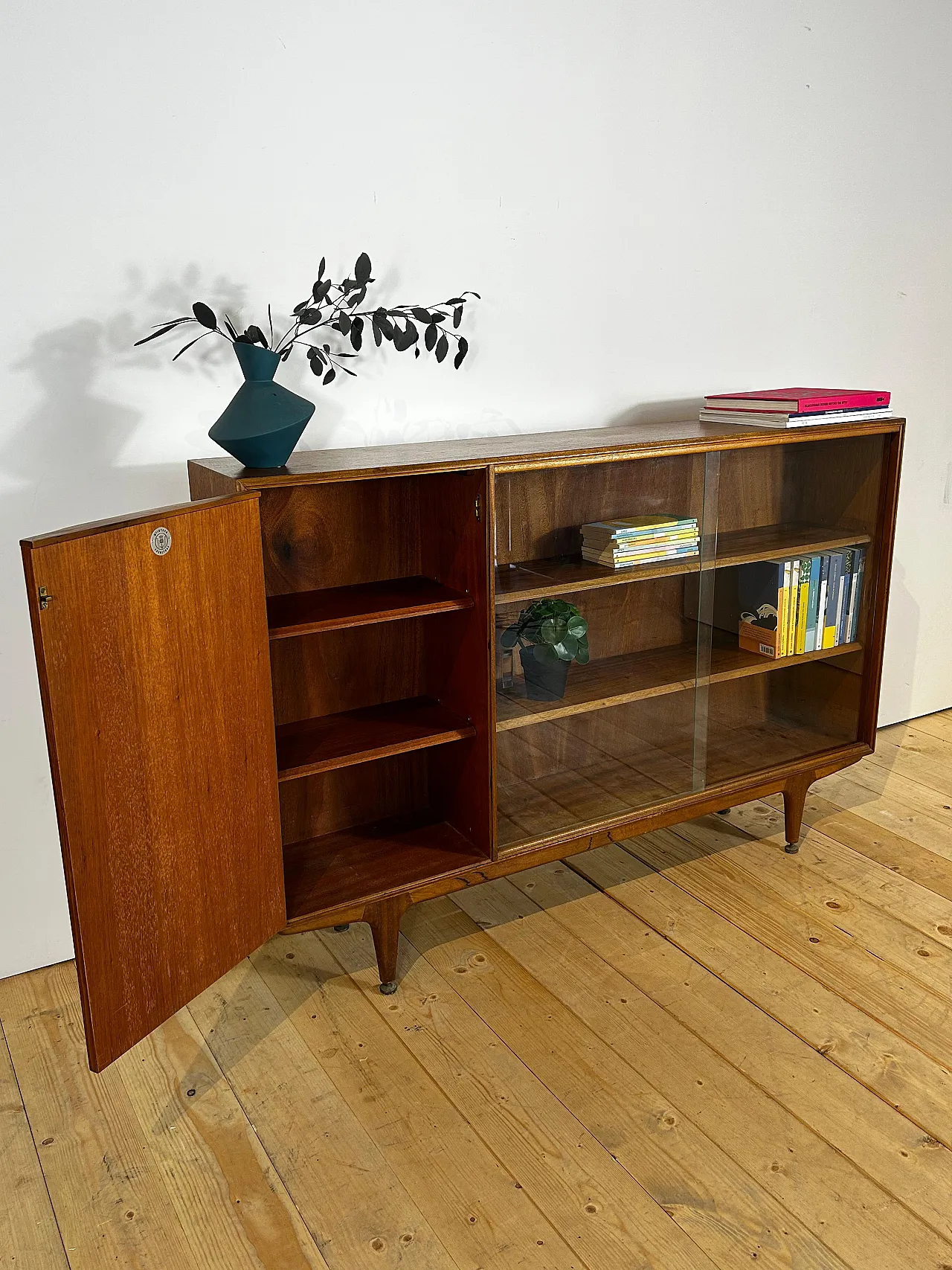 Credenza Dunvegan di A.H. McIntosh in teak, anni ’60 4