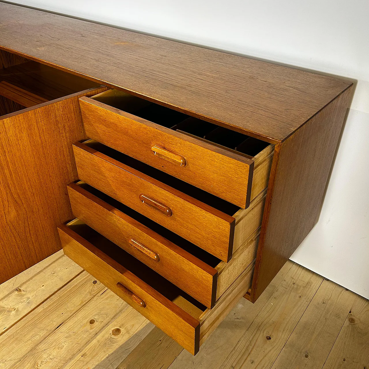 Sideboard danese in teak Scandinavian Modern, anni ’60 13