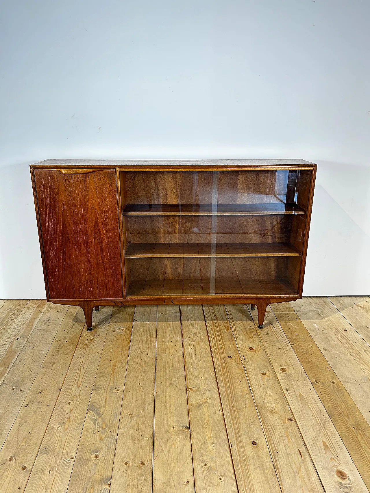 Credenza Dunvegan di A.H. McIntosh in teak, anni ’60 8