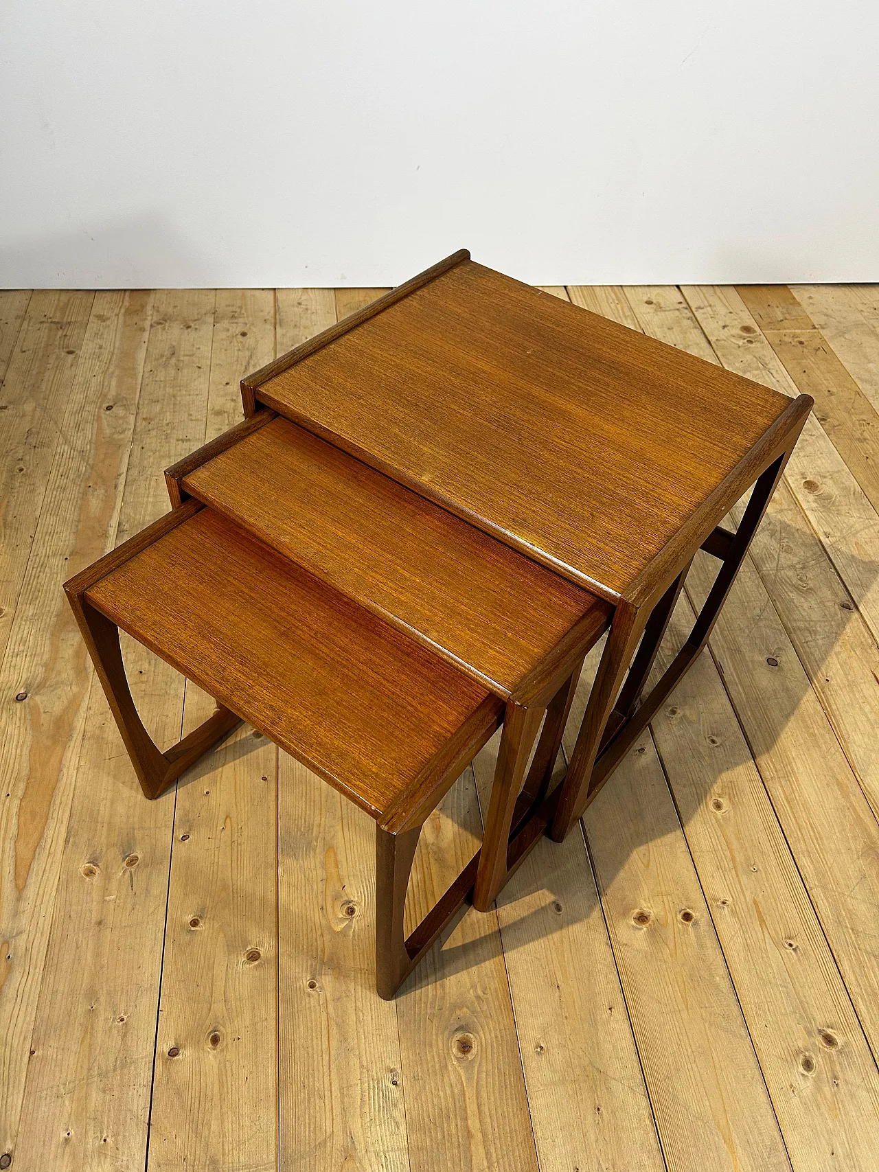Tavolini nesting Quadrille di G Plan in teak, anni ’60 4