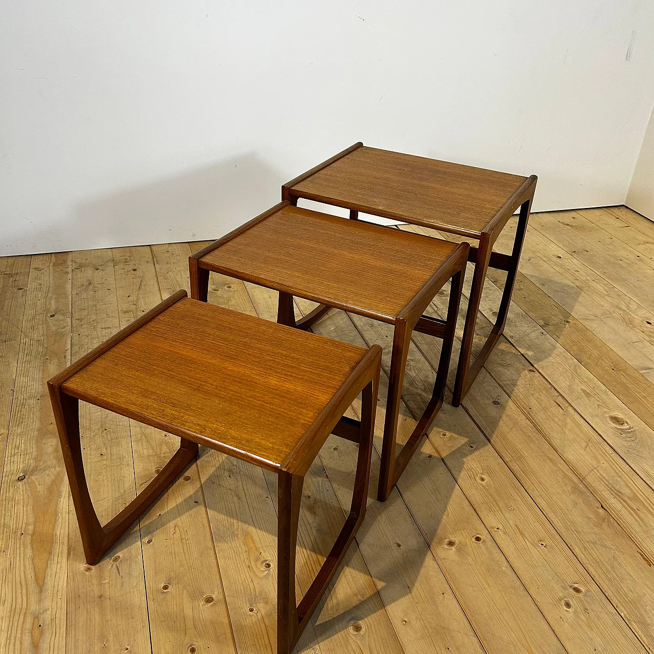 Tavolini nesting Quadrille di G Plan in teak, anni ’60 5